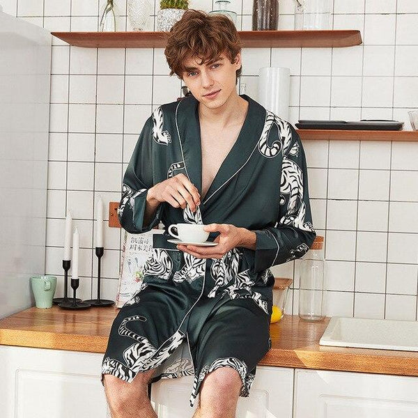 2019 New Spring Autumn Robe Long Sleeves Bathrobe Silk Kimono Print Pajamas For Men Plus Size Kimono Summer Male Nightgown