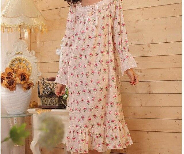 Vintage Sexy Sleepwear Women Cotton Medieval Nightgown White Round neck Queen Dress Night Dress Lolita Princess Home Dress