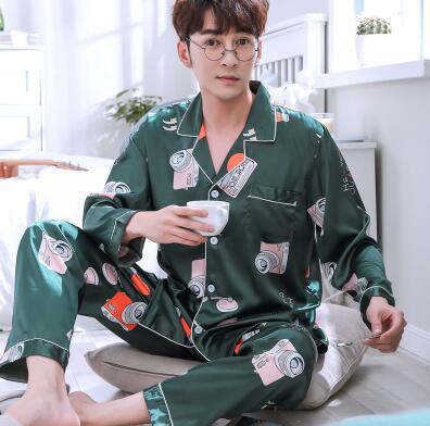 Men's Pajamas Spring Autumn Long Sleeves Ice Silk Home Suit Male Youth Top and Trousers 2 Pcs Set Sleepwear Soft Nightgown H5605