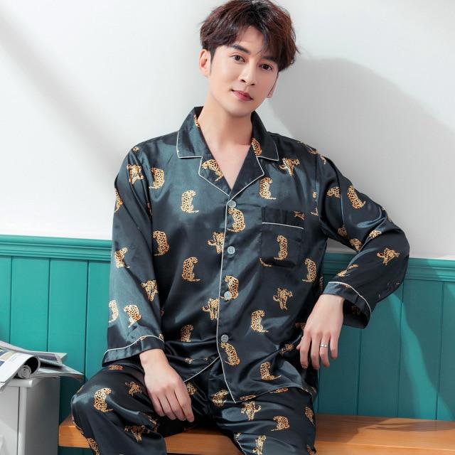 2019 New Satin Silk Pajamas Shorts for Men Rayon Silk Sleepwear Male Pajama Set Soft Nightgown for Men Pyjamas